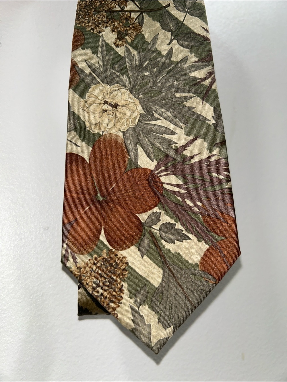 Woodward  Artistic All Silk Tie